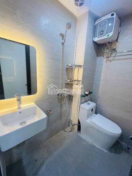 Bán căn CCMN 60m, 10 phòng khép kín full đồ, thang máy êm ru, dòng tiền ổn định, vài bước ra phố,