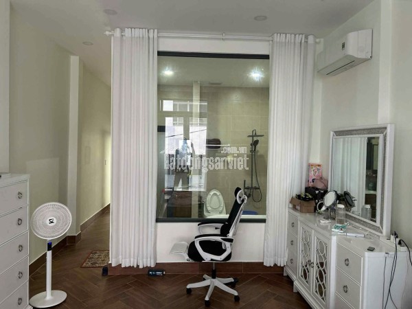 Chính Chủ Bán HXH Lê Thị Bạch Cát, P.11, Q.11: DT 4.15 x 20m, Giá 11 tỷ5, LH: 0936995872 Anh Huy.