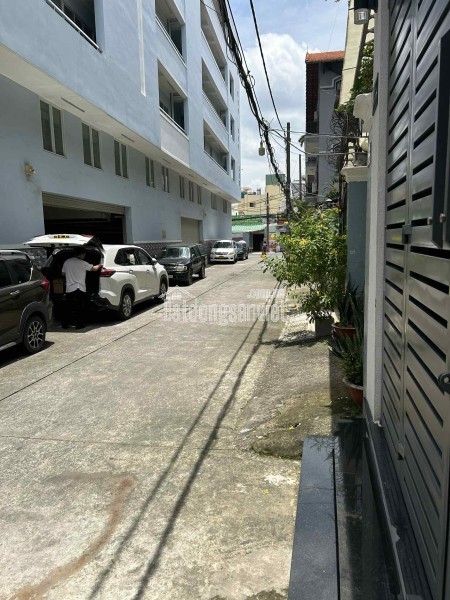 Chính Chủ Bán HXH Lê Thị Bạch Cát, P.11, Q.11: DT 4.15 x 20m, Giá 11 tỷ5, LH: 0936995872 Anh Huy.
