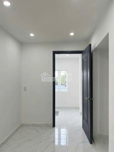 Nhà mới 2lầu/ST cách MT vài căn Tùng Thiện Vương P12Q8