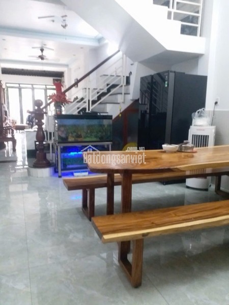 Bán nhà mặt phố Nguyễn Thị Búp, Q.12, DT 100m2, 3 tầng, 5PN, Sổ hồng, giá 8 tỷ. LH: 0938552448