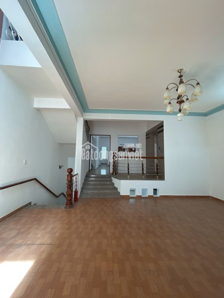 Cho thuê nhà đường 2/9 hải châu đà nẵng có thang máy ngang 7 dt 175m2 giá tốt