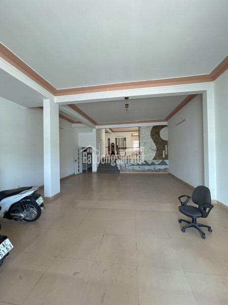 Cho thuê nhà đường 2/9 hải châu đà nẵng có thang máy ngang 7 dt 175m2 giá tốt