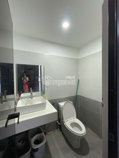 cho thuê văn phòng đường 30/4 đà nẵng căn gốc diện tích 200 m2 tầng 2 giá rẻ