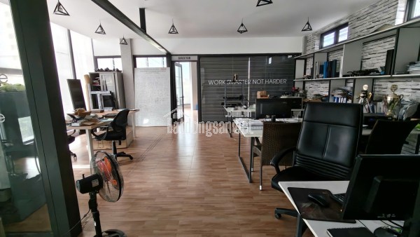 cho thuê văn phòng đường 30/4 đà nẵng căn gốc diện tích 200 m2 tầng 2 giá rẻ