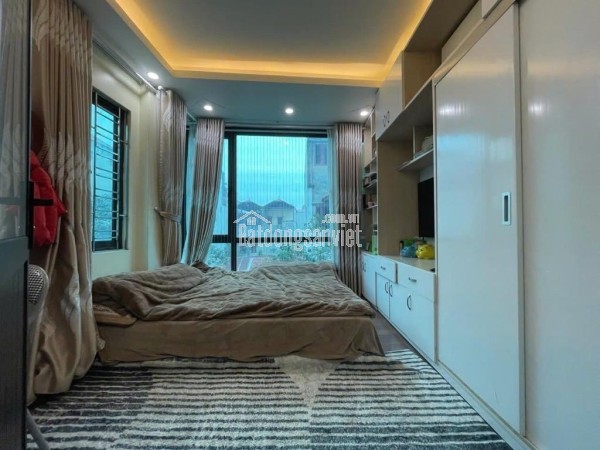 Bán nhà Thuỵ Phương 42m2, dân xây 5 tầng, có sân riêng để xe