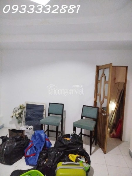 Nhà MT 4x11m, 2 lầu +ST, gần Lý Thường Kiệt, ngã tư Bảy Hiền
