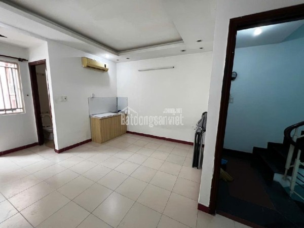 Nhỉnh 9 tỷ 104m2 x 3 tầng, Lạc Long Quan 19PN 19WC