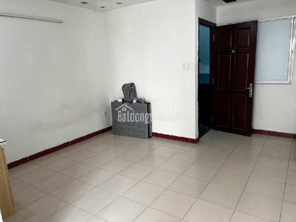 Nhỉnh 9 tỷ 104m2 x 3 tầng, Lạc Long Quan 19PN 19WC