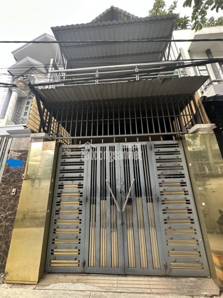 Nhỉnh 5 tỷ nhà MT 3 tầng gần Lạc Long Quân 4PN 3WC