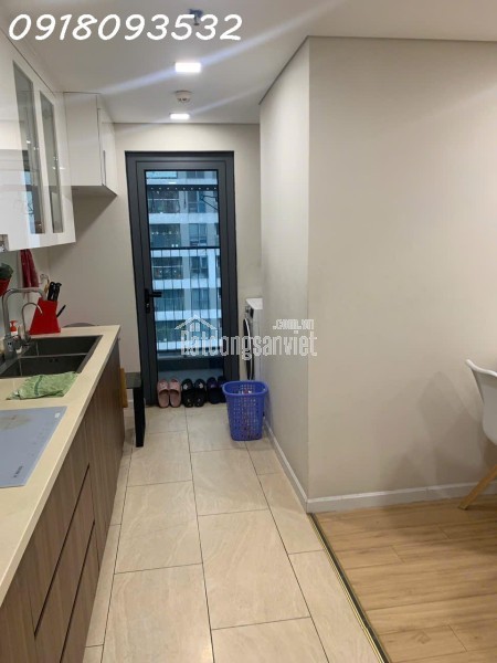 Cho thuê chung cư 3 ngủ, 82m2 Vũ Tông Phan, Thanh Xuân. Giá 17 triệu, sổ hồng!