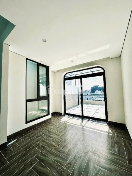 BÁN NHÀ THẠCH BÀN LONG BIÊN – 39M – 6 TẦNG – THANG MÁY – GARA Ô TÔ – 12,2 TỶ – NHÀ ĐẸP Ở NGAY