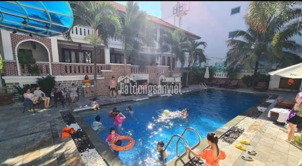 BÁN KHÁCH SẠN 4 SAO – 52 PHÒNG – DIỆN TÍCH KHỦNG 1.893M² – NGAY PHỐ CỔ HỘI AN