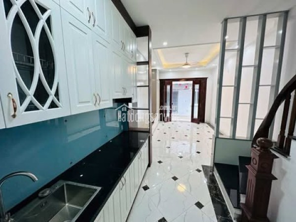 NHÀ MỚI KÍNH KONG - OTO ĐỖ CỬA - SÂN CHƠI RỘNG THOÁNG