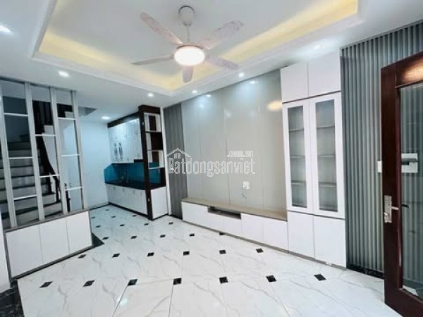 NHÀ MỚI KÍNH KONG - OTO ĐỖ CỬA - SÂN CHƠI RỘNG THOÁNG