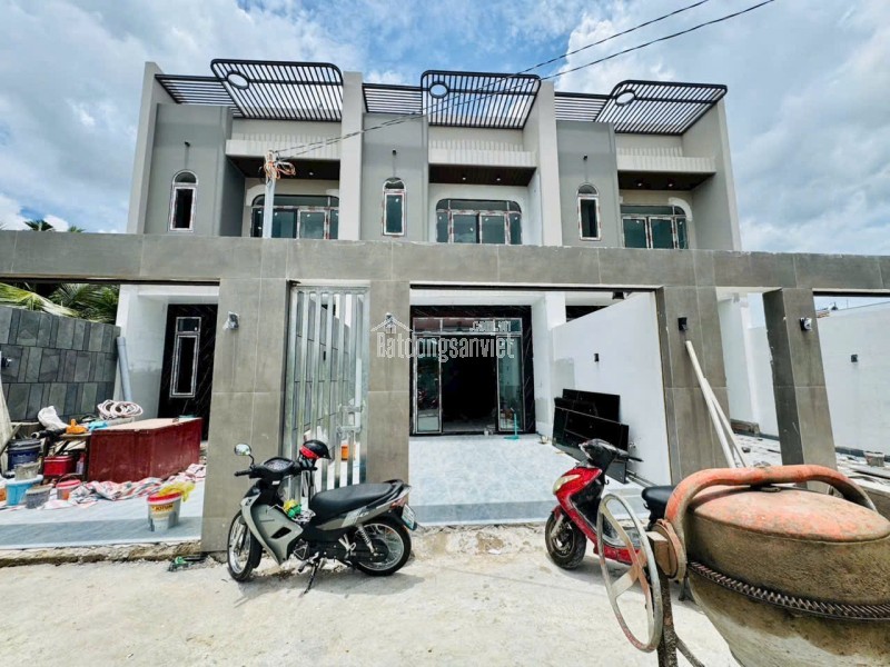 Càn tìm chủ cho 3 căn nhà đẹp gần TRƯỜNG CHUYÊN TG. KP. Bình Tạo, P. Trung An.