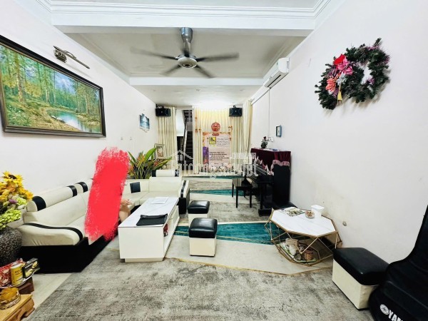 Nhà Phân Lô- Phố Huỳnh Thúc Kháng, Nguyên Hồng 52m/4Tầng/ MT 3.9m 22.2 Tỷ