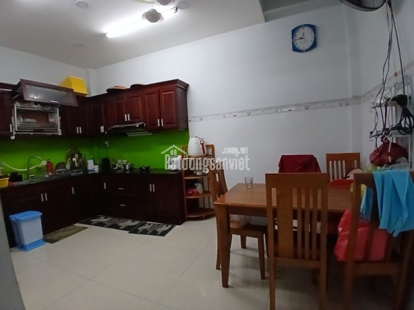 Bán nhà 3 tầng, 3PN Trần Thị Điệu, Phước Long, TP HCM. DT 95m2, SH, giá 7.35 tỷ. LH 0933125879