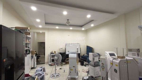 Bán nhà 3 tầng, 3PN Trần Thị Điệu, Phước Long, TP HCM. DT 95m2, SH, giá 7.35 tỷ. LH 0933125879