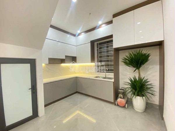 Bán nhà Kim Ngưu, quận Hai Bà Trưng 45m, nhà đẹp công năng đầy đủ, ngõ rộng, thông, gần phố