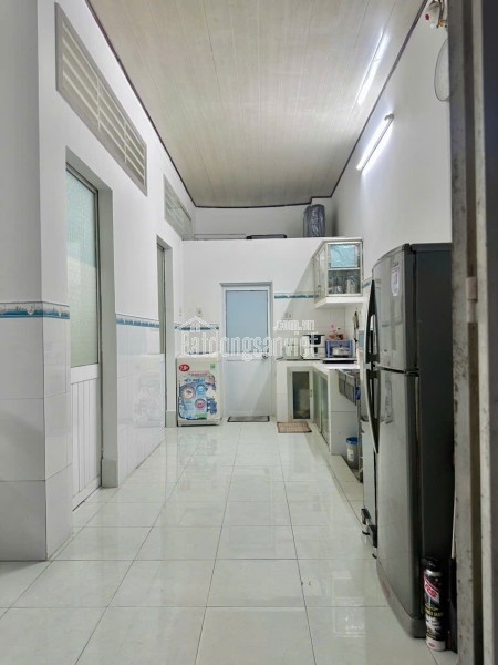 Bán nhà mặt tiền P. Bình Thủy - Sổ hồng riêng - Giá chỉ 2 tỷ