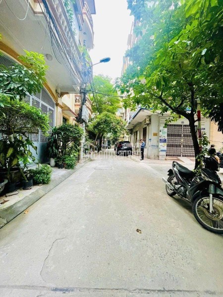 Nguyễn Chánh! Phân lô ô tô tránh vỉa hè rộng, kinh doanh ngày đêm sầm uất, 2 thoáng, vài bước ra