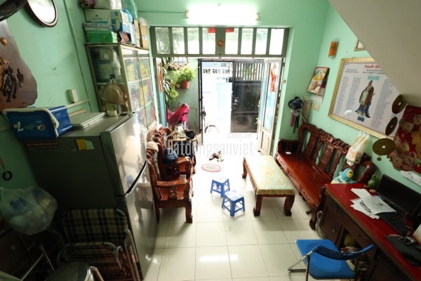 Nhà 2T 51m2 gần Hoàng Hoa Thám, cạnh nhà ga T3