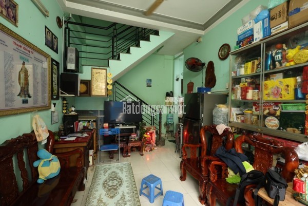 Nhà 2T 51m2 gần Hoàng Hoa Thám, cạnh nhà ga T3