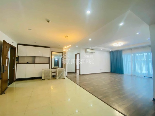 Chủ cần bán gấp căn 3 ngủ 8x tỷ 114 m2 tại Goldmark city 136 Hồ Tùng Mậu TỪ lIÊM