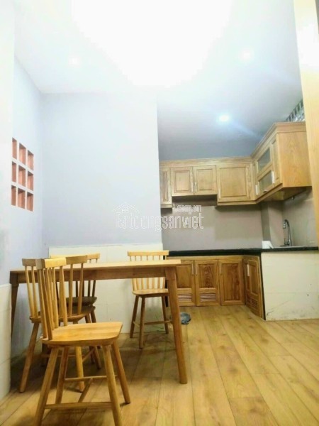 Bán nhà Phường Thủ Đức, đường Hồ Văn Tư, 110m2, 3 tầng, 4PN, sổ hồng, giá 5.7 tỷ. LH: 0933125879