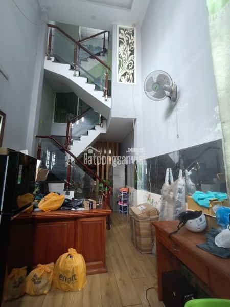Bán nhà Phường Thủ Đức, đường Hồ Văn Tư, 110m2, 3 tầng, 4PN, sổ hồng, giá 5.7 tỷ. LH: 0933125879