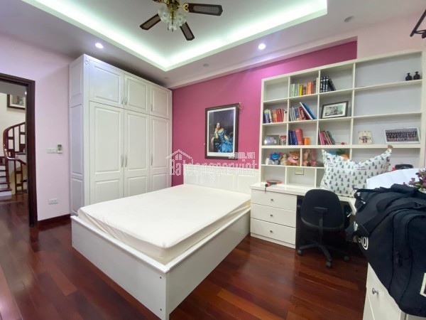 Phân lô hộ khẩu Tây Hồ, vỉa hè 3 ô tô tránh, kinh doanh sầm uất ngày đêm, tương lai phát triển mạnh