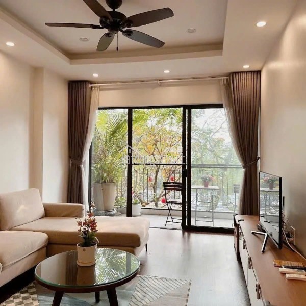 BÁN SIÊU PHẨM NHÀ ĐƯỜNG NGUYỄN CHÍ THANH THANG MÁY 6 TẦNG