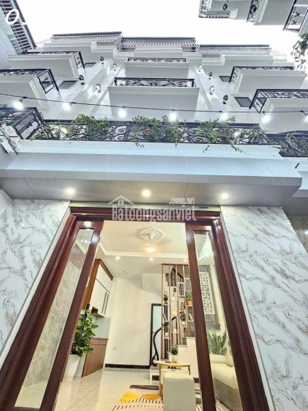 Bán nhà ngô gia tự 30m2 5 tầng xây mới gần ô tô tránh giá nhỉnh 5 tỷ