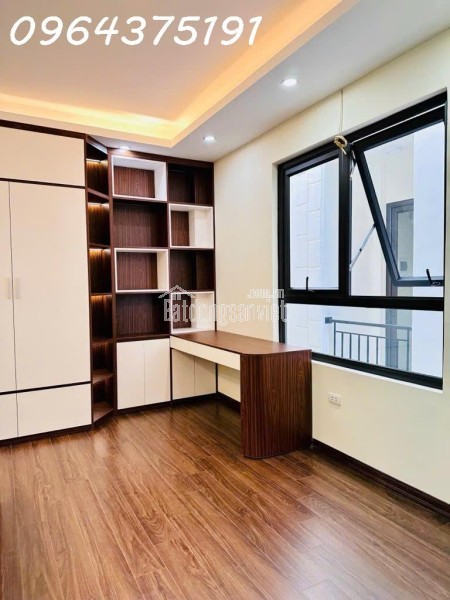 bán nhà bồ đề long biên 32m2 5 tầng ngõ gần ô tô giá nhỉnh 5 tỷ