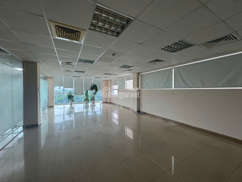 Cho thuê văn phòng chuẩn công ty - mặt bằng rộng, view sông Hàn