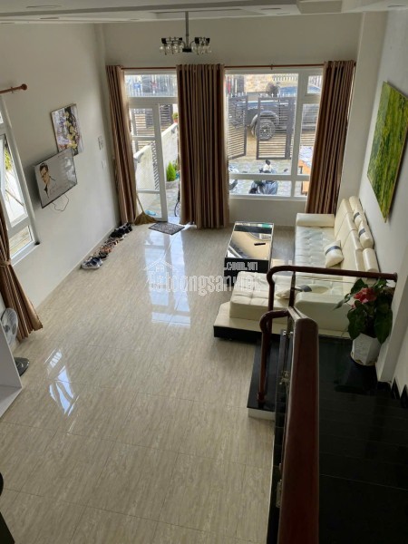 CHO THUÊ VILLA PHƯỜNG 8 ĐÀ LẠT - View đẹp - giá 12tr/tháng