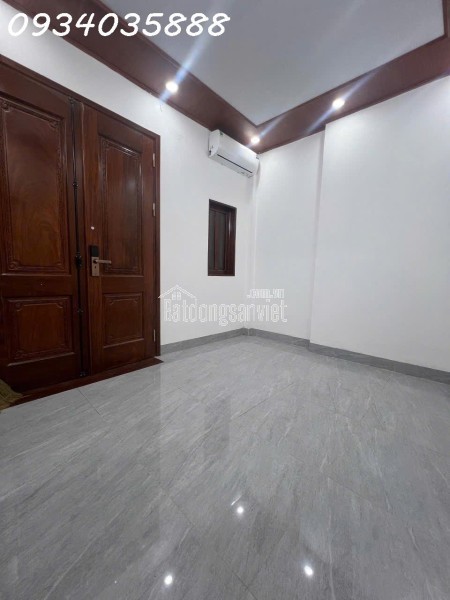 BÁN NHÀ TẬP THỂ TẦNG 1 – PHỐ NGUYỄN VĂN CỪ – LONG BIÊN