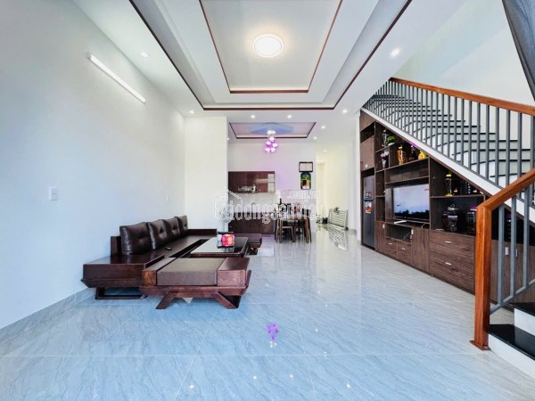 BÁN NHÀ 2 TẦNG K428 TÔN ĐẢN – VỊ TRÍ ĐẸP, VÀO Ở NGAY