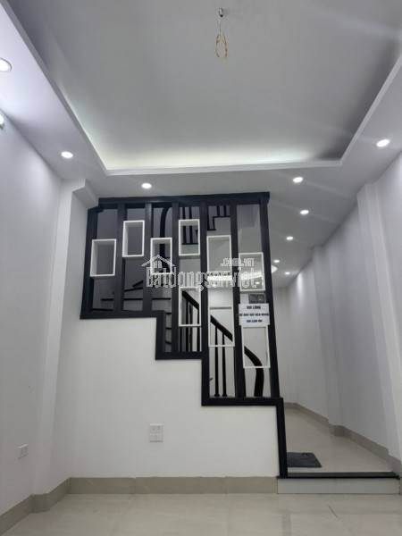 Liên Mạc nhà mới kính kong xách vali ở luôn 31m2, 5 tầng Ô TÔ đỗ cửa