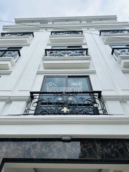 Liên Mạc nhà mới kính kong xách vali ở luôn 31m2, 5 tầng Ô TÔ đỗ cửa