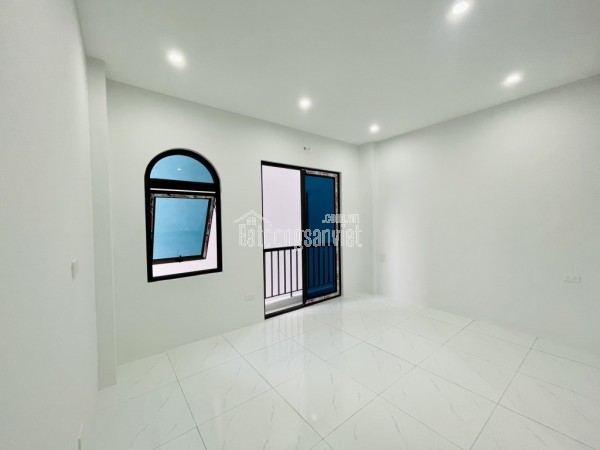 Liên Mạc nhà mới kính kong xách vali ở luôn 31m2, 5 tầng Ô TÔ đỗ cửa