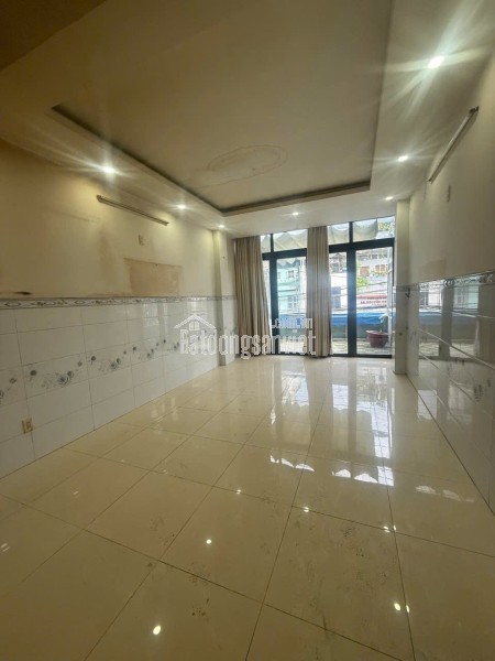 Bán Nhà Mặt Tiền Lạc Long Quân P.3 Quận 11, giá cực tốt