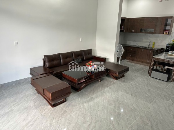 Bán nhanh nhà 2 tầng 4 phòng ngủ kiệt oto đường Tôn Đản, giá 4ty400