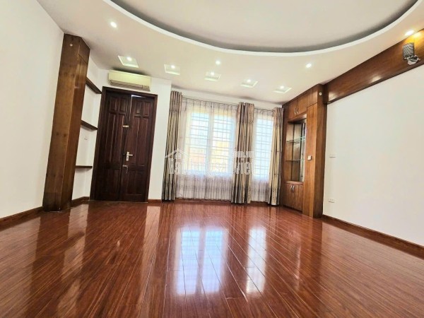 Ôtô tránh Phạm Tuấn Tài (Hoàng Quốc Việt) 58m/5Tầng/MT 5m 32 Tỷ, Ngõ To Hơn Phố