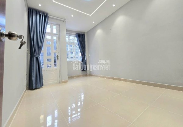NHÀ ĐẸP TÂN BÌNH - KHU BÀU CÁT-  37M2 - 1 TRỆT 3 LẦU - HẺM XE HƠI - FULL NỘI THẤT ĐẸP - CHỈ NHỈNH