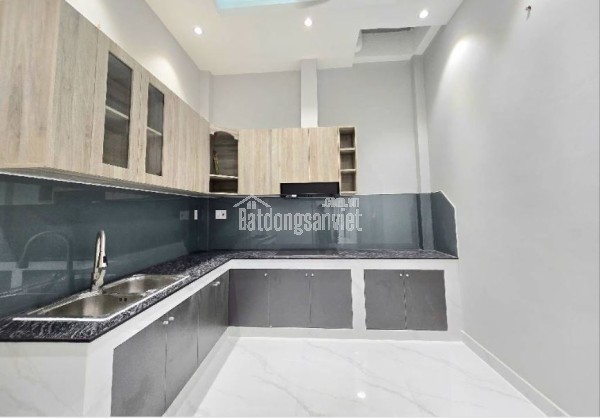NHÀ ĐẸP TÂN BÌNH - KHU BÀU CÁT-  37M2 - 1 TRỆT 3 LẦU - HẺM XE HƠI - FULL NỘI THẤT ĐẸP - CHỈ NHỈNH