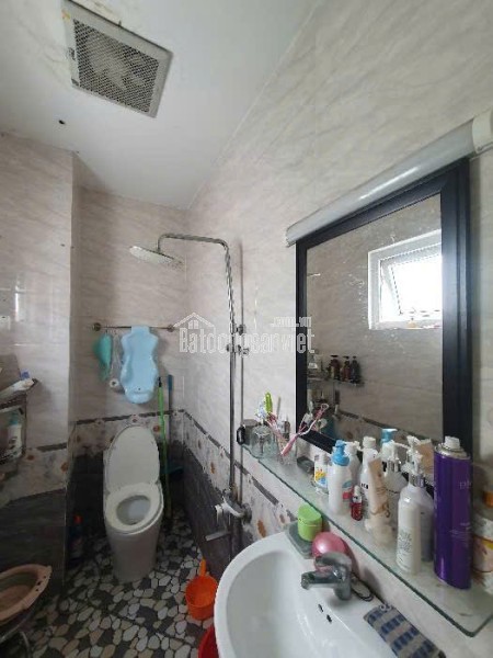 Kẹt tiền cần bán gấp nhà BTCT, mặt tiền Hồ Văn Tư, sổ hồng giá còn thương lượng