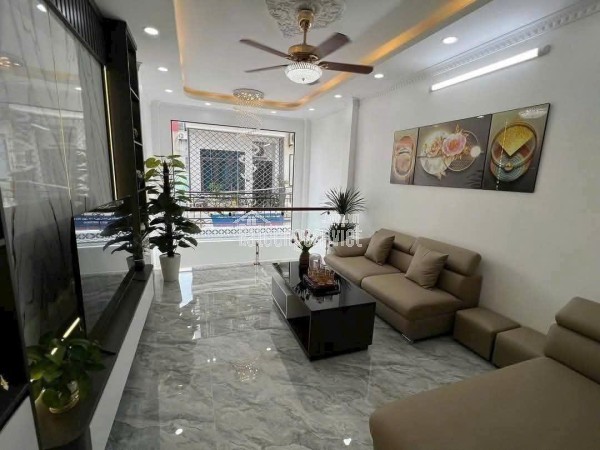 Đông Mỹ, Thanh Trì, 4 tầng 8.6 tỉ thang máy nhập khẩu, full nội thất xịn