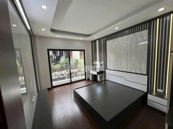 Đông Mỹ, Thanh Trì, 4 tầng 8.6 tỉ thang máy nhập khẩu, full nội thất xịn